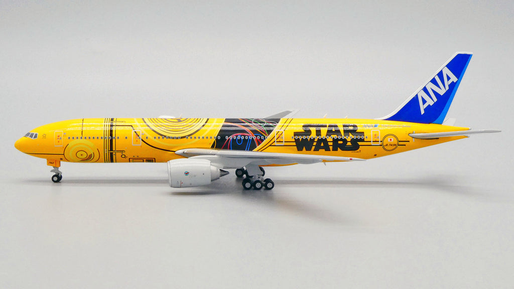 ANA Boeing 777-200ER JA743A Star Wars C-3PO JC Wings EW4772013 Scale 1:400