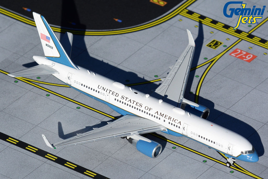 USAF Boeing 757-200 (C-32A) 98-0002 Air Force Two GeminiJets GJAFO1635 Scale 1:400