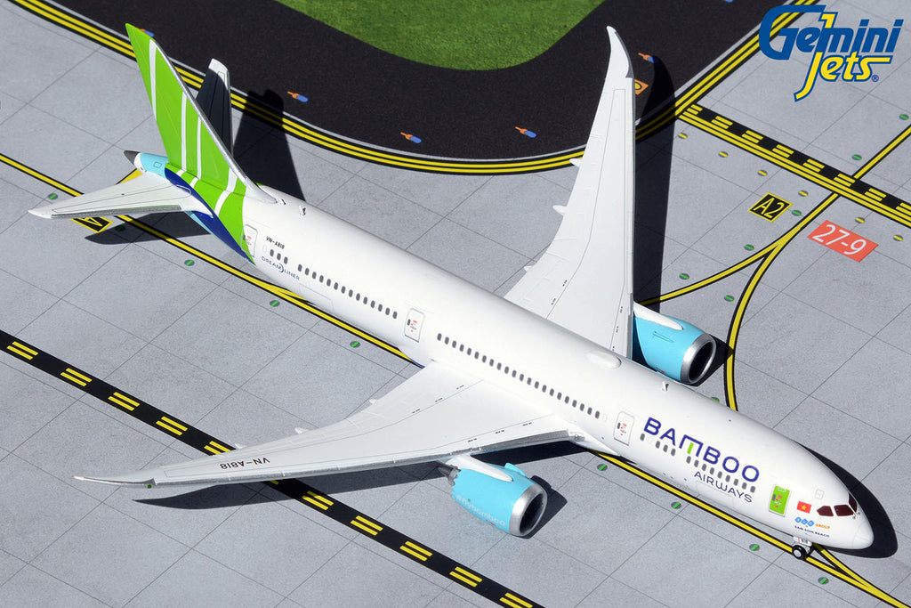 Bamboo Airways Boeing 787-9 VN-A818 Sam Son Beach GeminiJets GJBAV1923 Scale 1:400