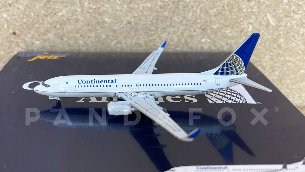 Continental Boeing 737-800 N37293 GeminiJets GJCOA743 Scale 1:400