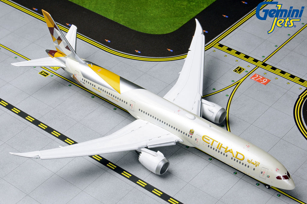Etihad Airways Boeing 787-10 Flaps Down A6-BMA GeminiJets GJETD1846F Scale 1:400