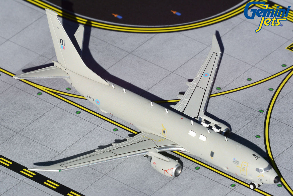 Royal Air Force Boeing P-8 Poseidon ZP801 Pride of Moray GeminiJets GMRAF100 Scale 1:400