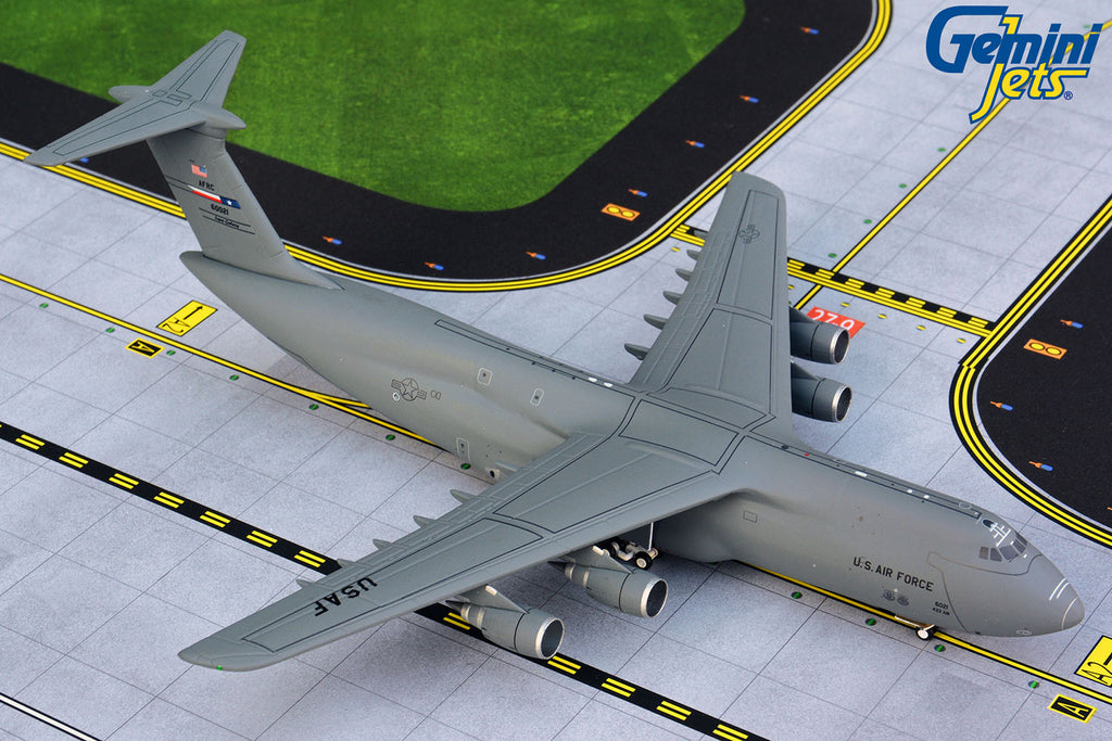 USAF Lockheed C-5M 60021 Lackland AFB GeminiJets GMUSA089 Scale 1:400