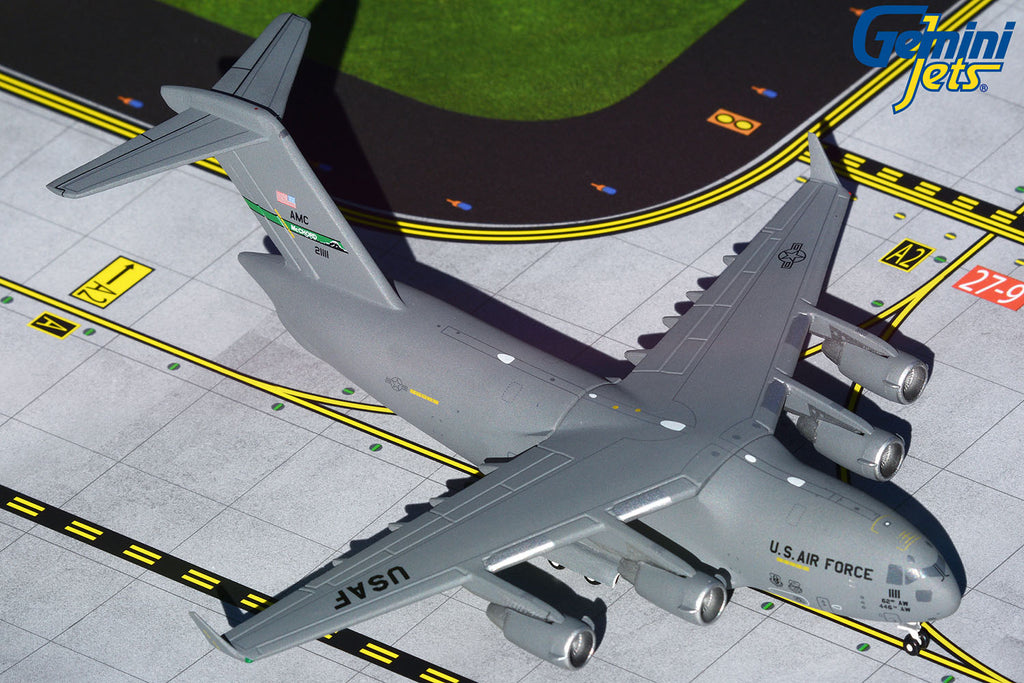 USAF Boeing C-17 02-1111 McChord AFB GeminiJets GMUSA090 Scale 1:400