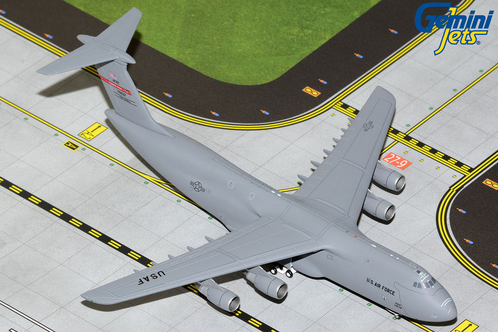 USAF Lockheed C-5M 87-0037 Westover ARB GeminiJets GMUSA098 Scale 1:400