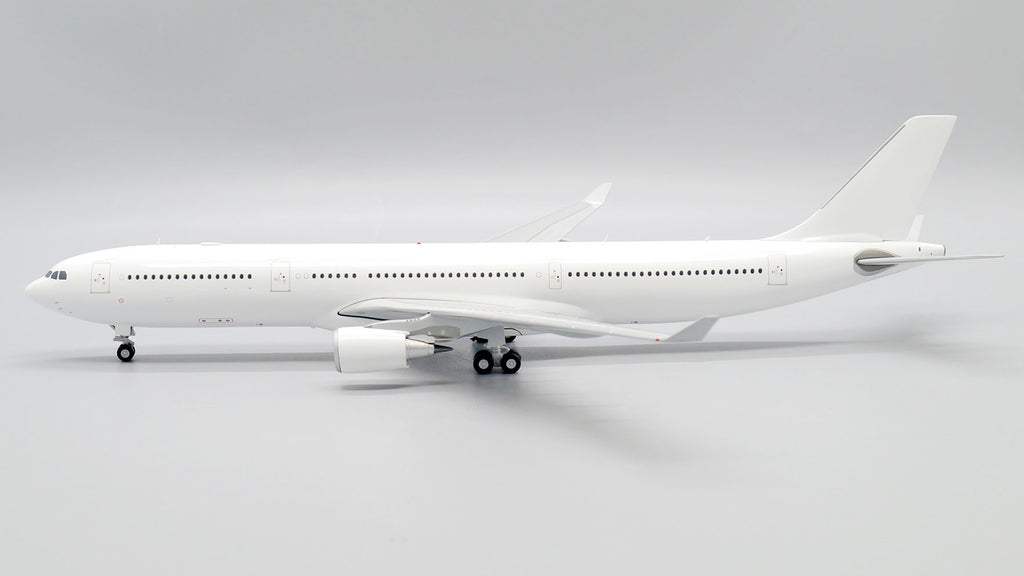 Blank/White Airbus A330-300 GE Engines JC Wings JC2WHT1020 BK1020 Scale 1:200