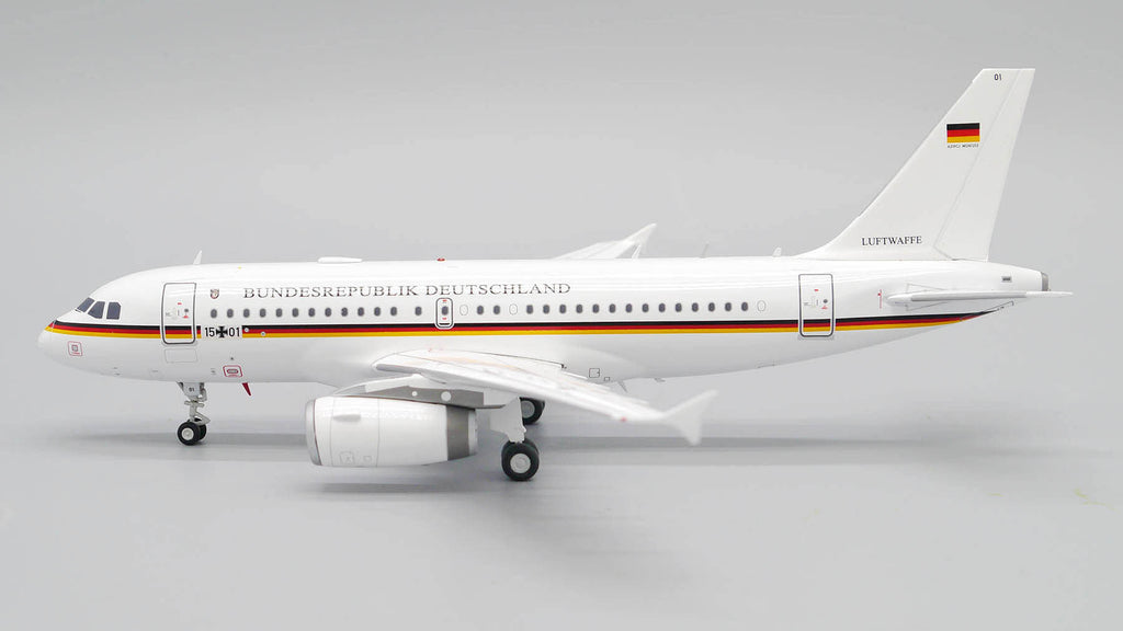 German Air Force (Luftwaffe) Airbus A319CJ 15+01 JC Wings LH2LFT247 LH2247 Scale 1:200