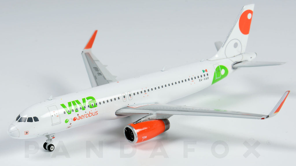 VivaAerobus Airbus A320 XA-VAR Phoenix PH4VIV1699 Scale 1:400