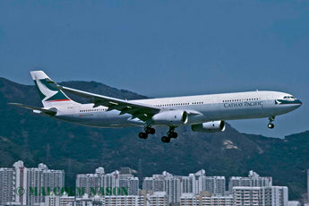 Cathay Pacific Airbus A330-300 VR-HLD Phoenix 04595 Scale 1:400