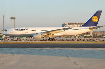 Lufthansa Airbus A330-200 D-AIMD Phoenix 04596 Scale 1:400
