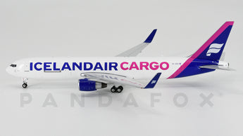 Icelandair Cargo Boeing 767-300ER(BCF) TF-ISH Phoenix 11786 PH4ICE2362 Scale 1:400