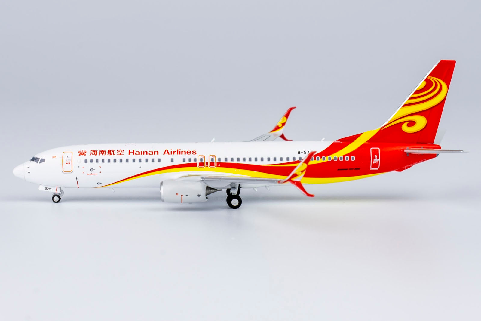 Hainan Airlines Boeing 737-800 B-5713 NG Model 58179 Scale 1