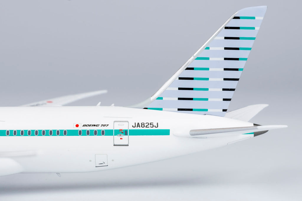 Zipair Tokyo Boeing 787-8 JA825J NG Model 59017 Scale 1:400 