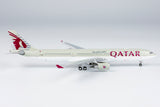 Qatar Airways Airbus A330-300 A7-AEE NG Model 62037 Scale 1:400