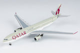 Qatar Airways Airbus A330-300 A7-AEE NG Model 62037 Scale 1:400
