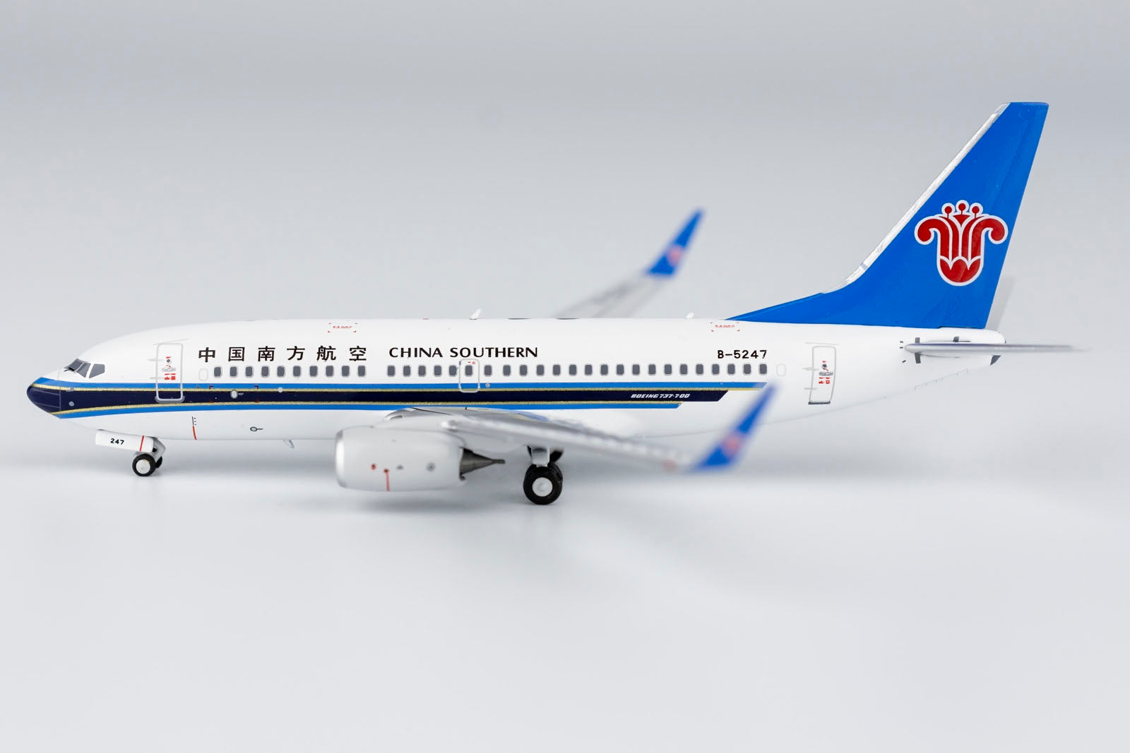 1/400 B737ヴァージン・ブルーの希少なスケールモデル Boeing 737400 Virgin Blue Limited Edition Model 1:200 Scale