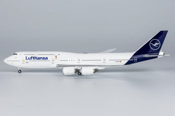 Lufthansa Boeing 747-8I D-ABYA Team D NG Model 78033 Scale 1:400