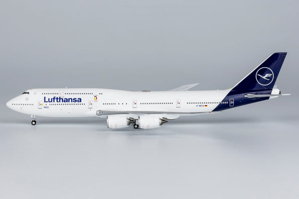 dm Lufthansa Boeing 747-8I D-ABYA Team D NG Model 78033 Scale 1:400