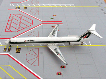Alitalia MD-82 I-DATD GeminiJets AJAZA019 Scale 1:250