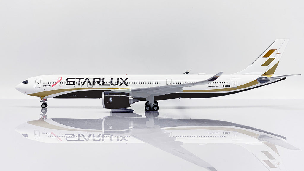 Starlux Airbus A330-900neo B-58302 JC Wings EW2339002 Scale 1:200