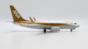 ANA Boeing 737-700 JA01AN Gold JC Wings EW2737001 Scale 1:200