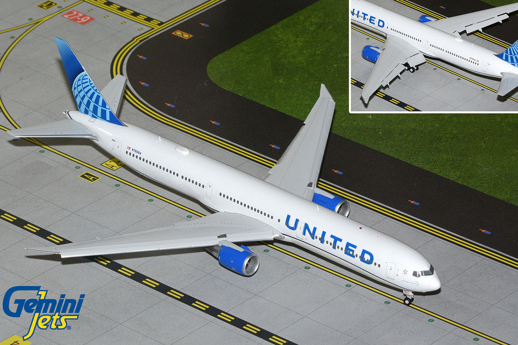 United Boeing 767-400ER Flaps Down N76064 GeminiJets G2UAL1445F Scale 1:200