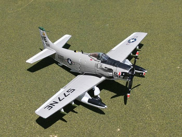 USN Douglas A-1 Skyraider VA-25 GeminiJets ACES GAUSN6002 Scale 1:72