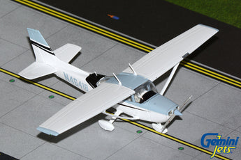 Cessna 172 N46418 GeminiJets GGCES018 Scale 1:72