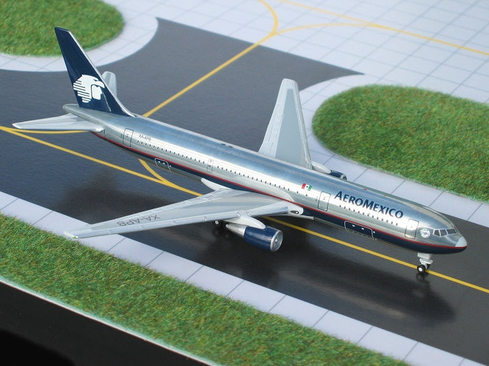 Aeromexico Boeing 767-300ER XA-APB GeminiJets GJAMX199 Scale 1:400