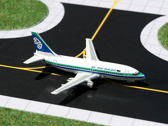 Air New Zealand Boeing 737-200 ZK-NAS GeminiJets GJANZ792 Scale 1:400