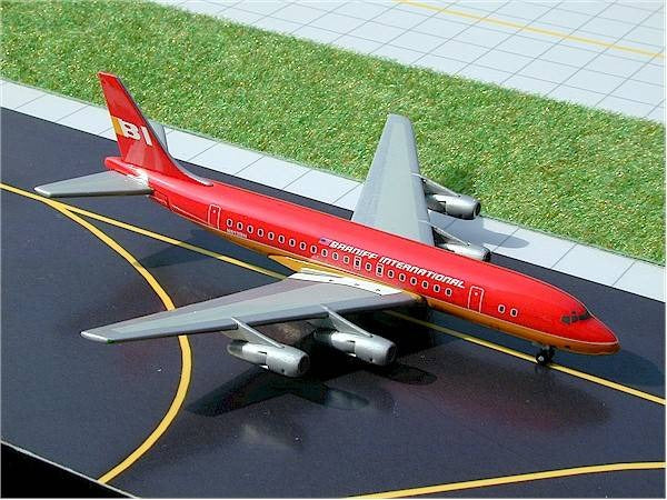 Braniff DC-8-51 N812BN GeminiJets GJBNF287 Scale 1:400