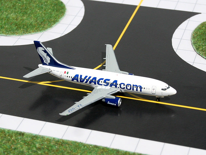 Aviacsa Boeing 737-300 XA-UGF GeminiJets GJCHP858 Scale 1:400