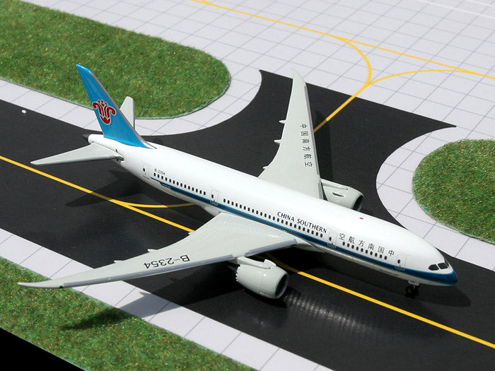 China Southern Boeing 787-8 B-2354 GeminiJets GJCSN668 Scale 1:400