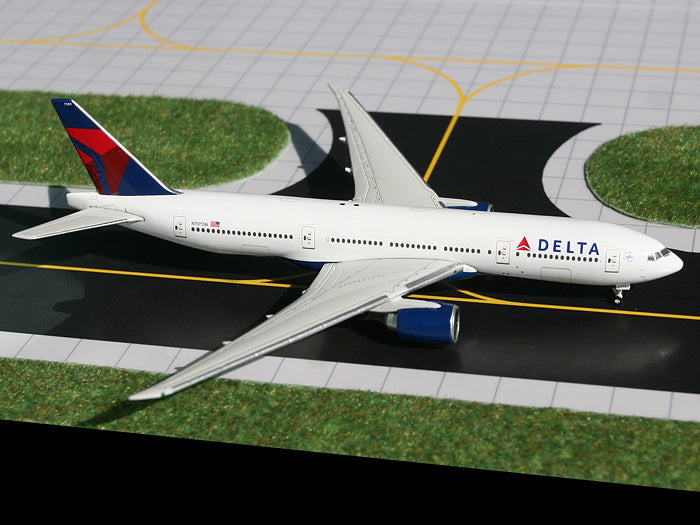 Delta Boeing 777-200LR N703DN GeminiJets GJDAL1026 Scale 1:400
