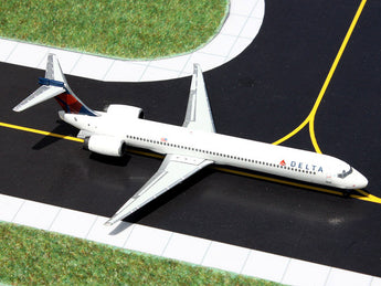 Delta MD-90 N902DA GeminiJets GJDAL1344 Scale 1:400