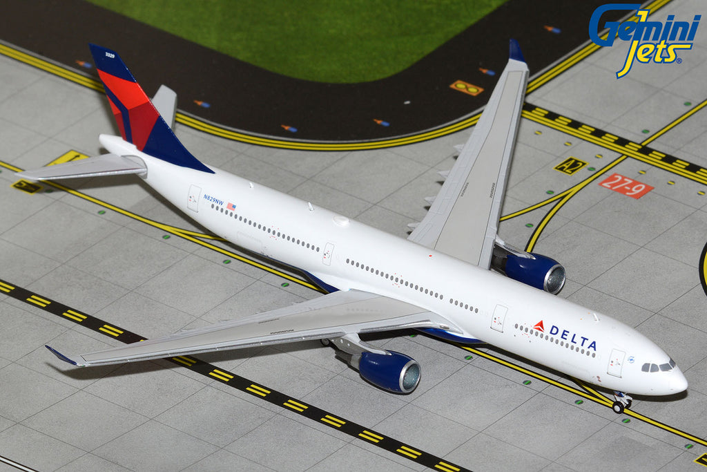 Delta Airbus A330-300 N829NW GeminiJets GJDAL2106 Scale 1:400