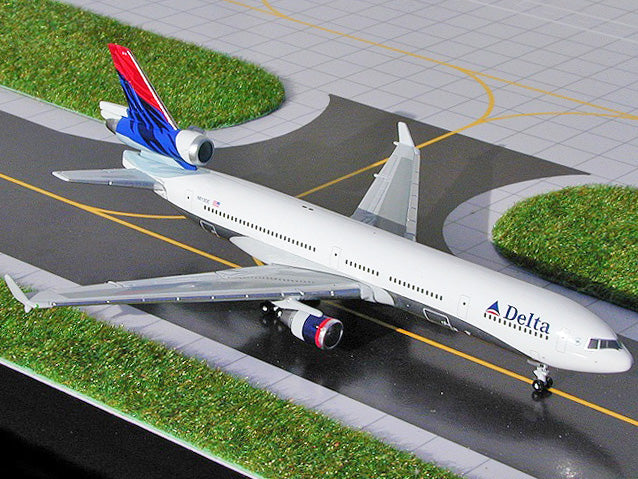 Delta MD-11 N813DE GeminiJets GJDAL279 Scale 1:400