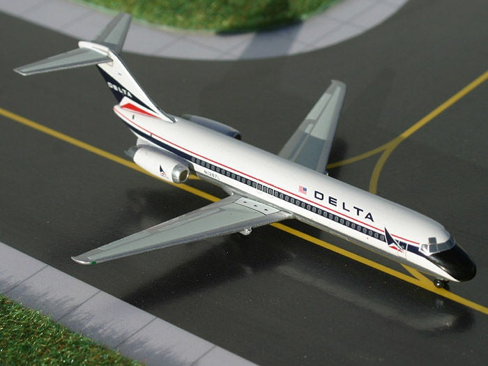 Delta DC-9-32 N1267L GeminiJets GJDAL477 Scale 1:400