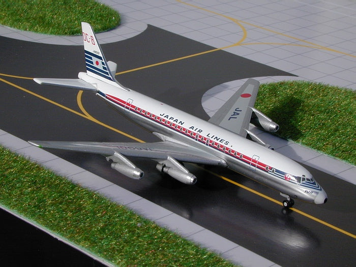 Japan Airlines DC-8-32 JA8001 GeminiJets GJJAL229 Scale 1:400