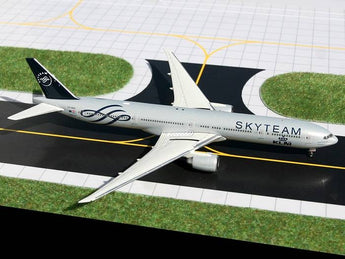 KLM Boeing 777-300ER PH-BVD Skyteam GeminiJets GJKLM985 Scale 1:400