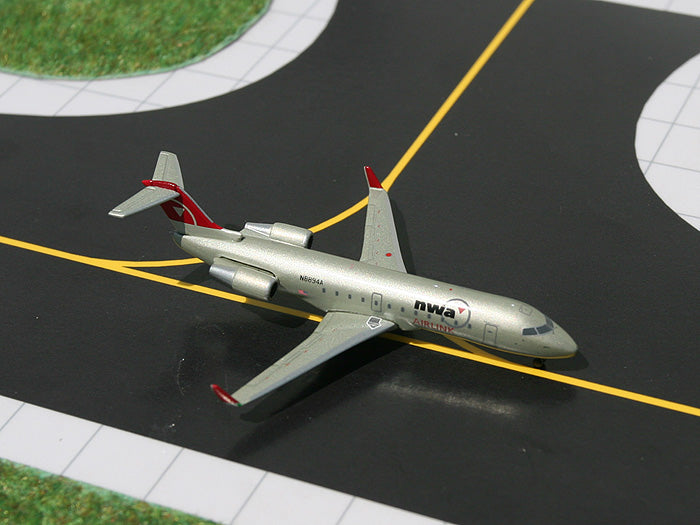 Northwest Airlink Bombardier CRJ200LR N8894A GeminiJets GJNWA335 Scale 1:400