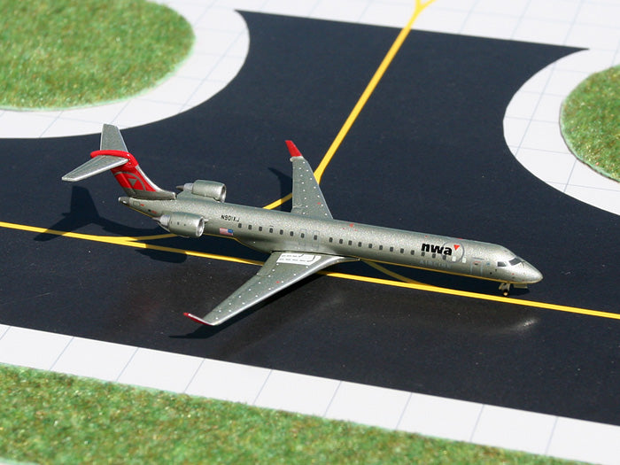 Northwest Airlink Bombardier CRJ900 N901XJ GeminiJets GJNWA789 Scale 1:400