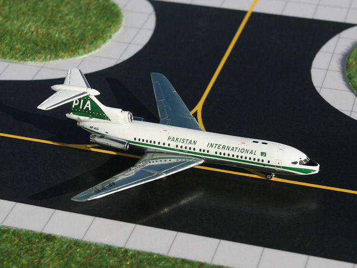 PIA Hawker Siddeley Trident 1E AP-AUG GeminiJets GJPIA768 Scale 1:400