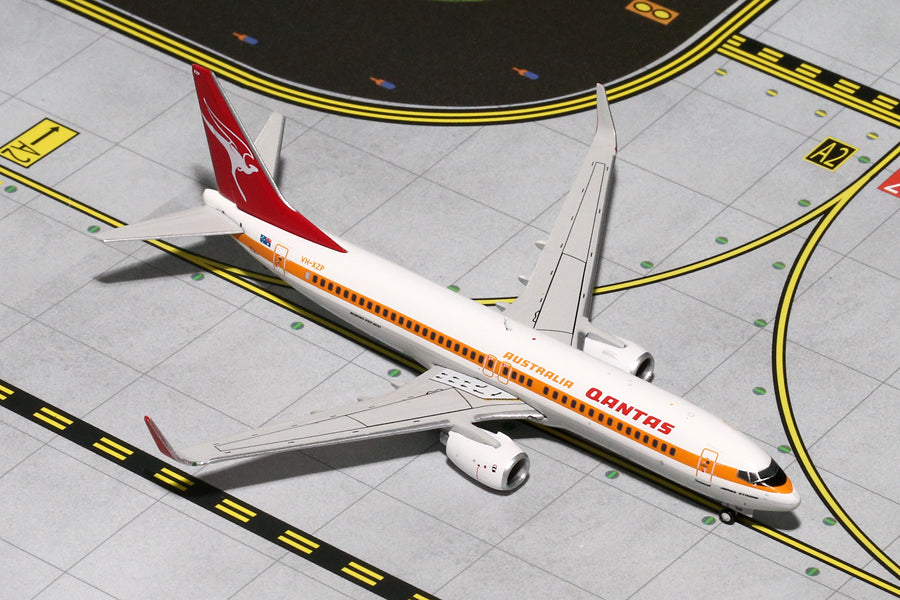 Qantas Boeing 737-800 VH-XZP Retro GeminiJets GJQFA1462 Scale 1:400