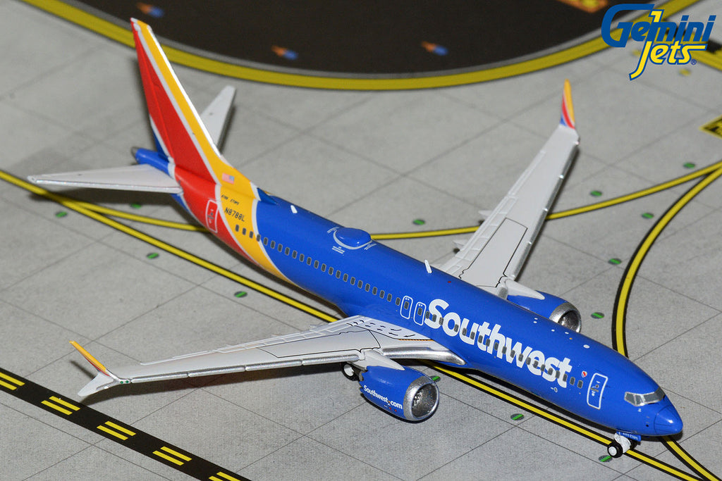 Southwest Boeing 737 MAX 8 N8788L GeminiJets GJSWA2372 Scale 1:400