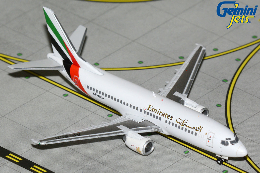 Emirates Boeing 737-300 AP-BCD GeminiJets GJUAE2232 Scale 1:400