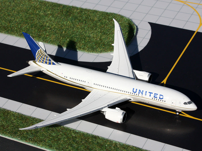 United Boeing 787-8 N20904 GeminiJets GJUAL1187 Scale 1:400