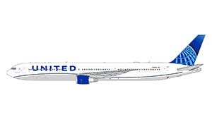 United Boeing 767-400ER N76064 GeminiJets GJUAL2152 Scale 1:400