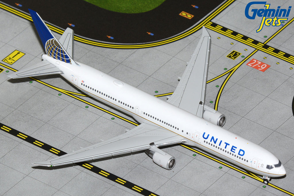 United Boeing 767-400ER N69059 GeminiJets GJUAL2155 Scale 1:400