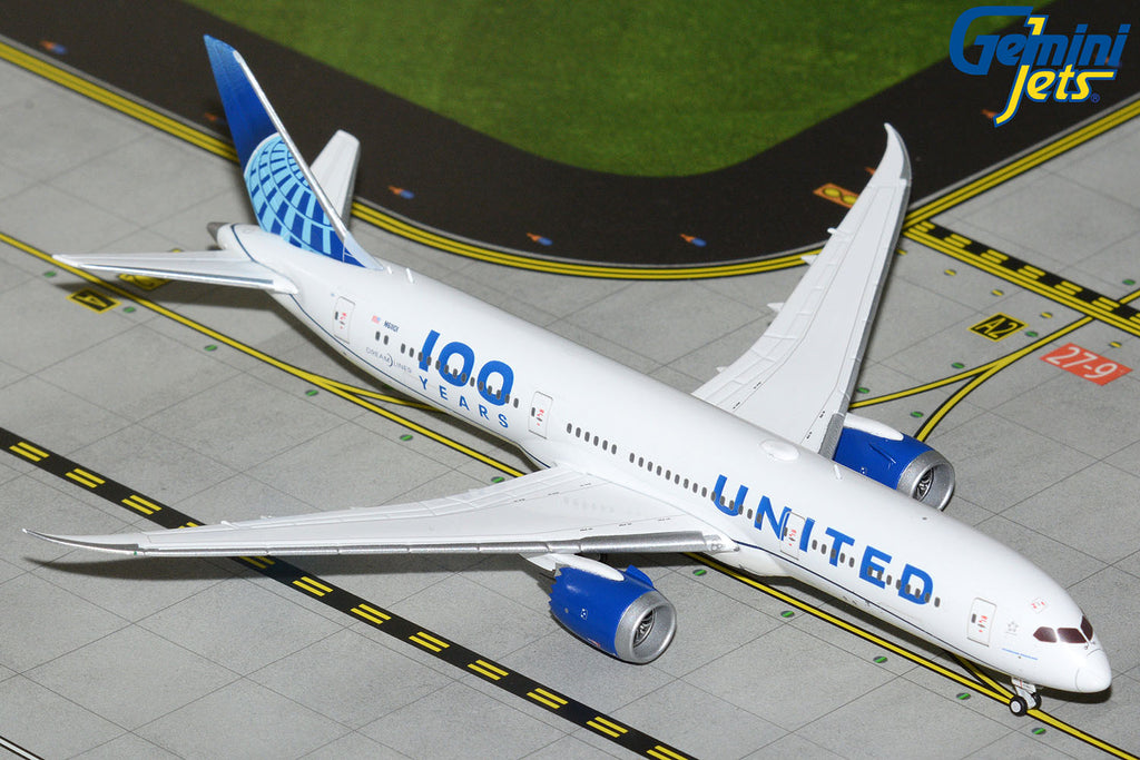 United Boeing 787-9 N61101 100 Years GeminiJets GJUAL2228 Scale 1:400